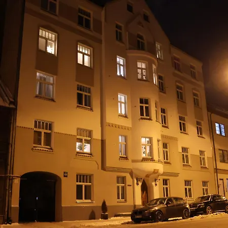 Апартаменти Cosy Flat In Centre Of *